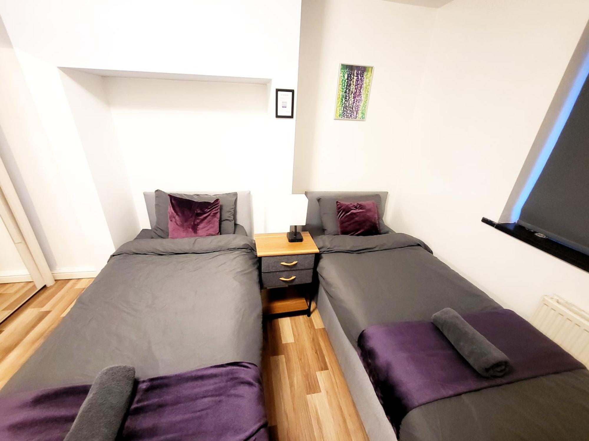 Apartament 3-Bed Family Haven With Free Parking Huddersfield Zewnętrze zdjęcie