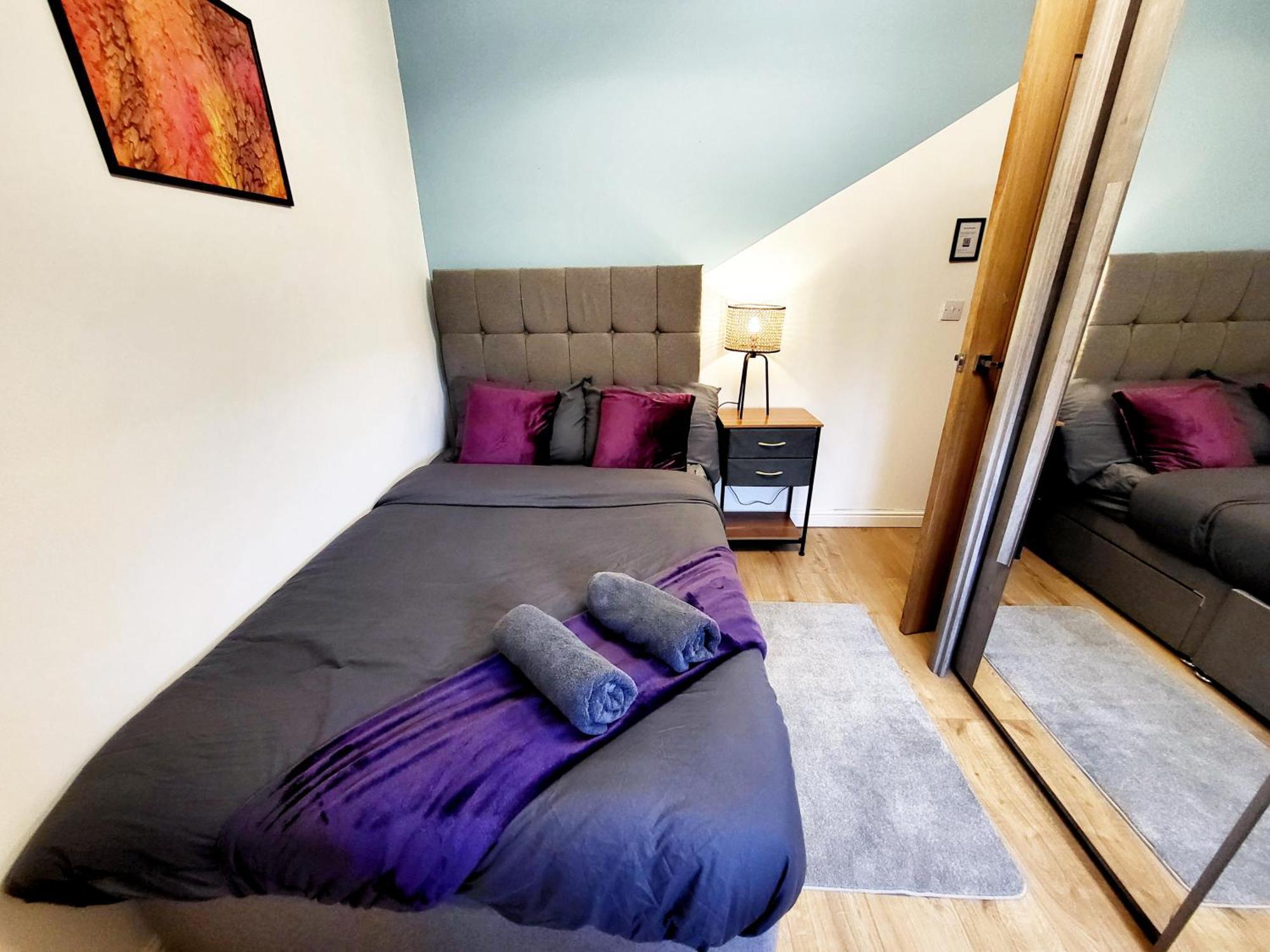 Apartament 3-Bed Family Haven With Free Parking Huddersfield Zewnętrze zdjęcie