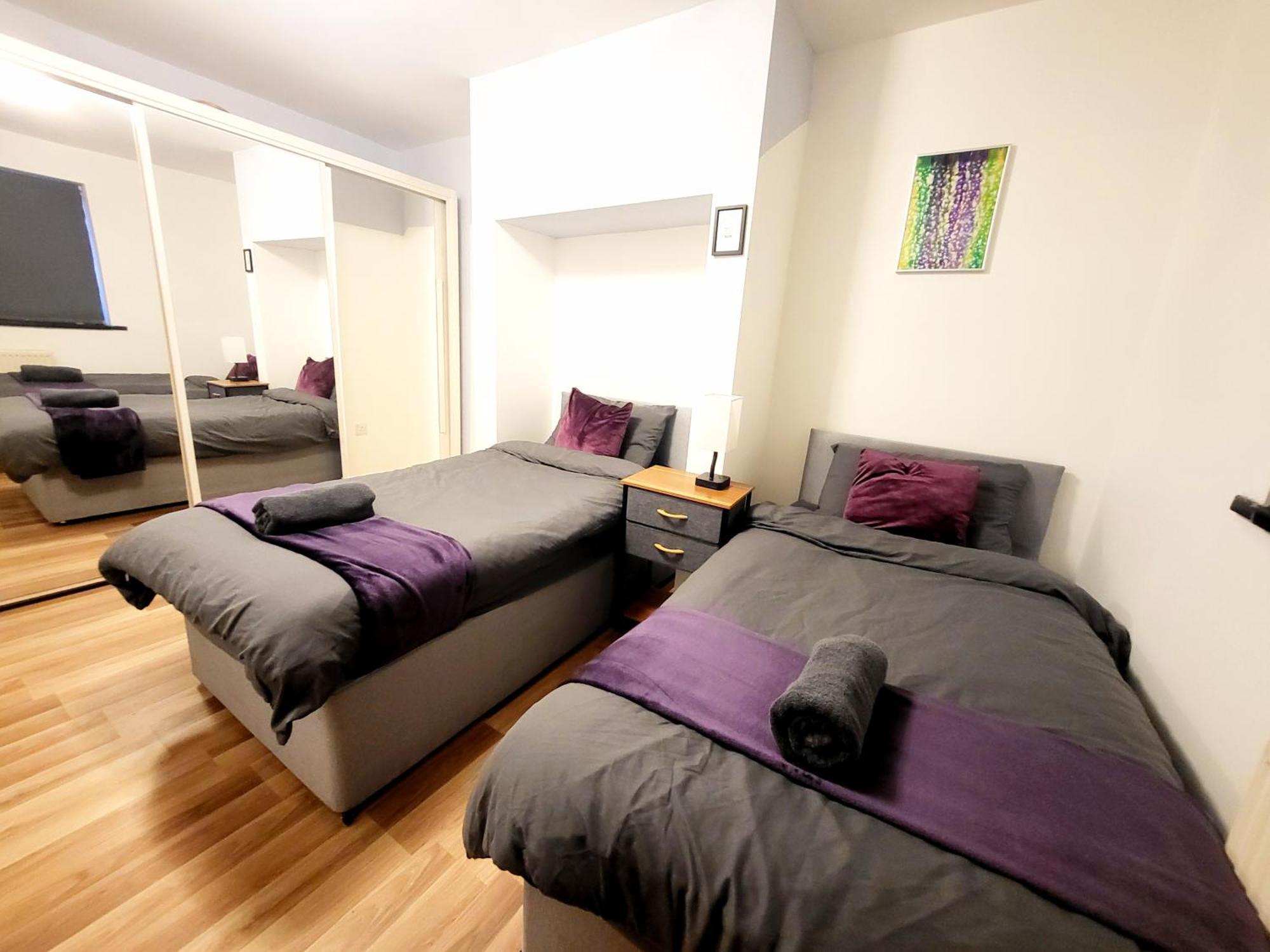 Apartament 3-Bed Family Haven With Free Parking Huddersfield Zewnętrze zdjęcie